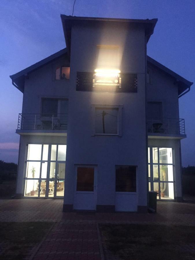 Hotel Sobe Matea - Prenociste Vinkovci Zewnętrze zdjęcie